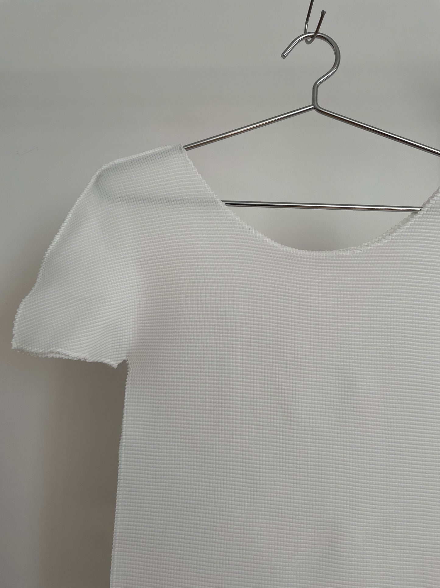 me Issey Miyake white waffle pleated baby tee